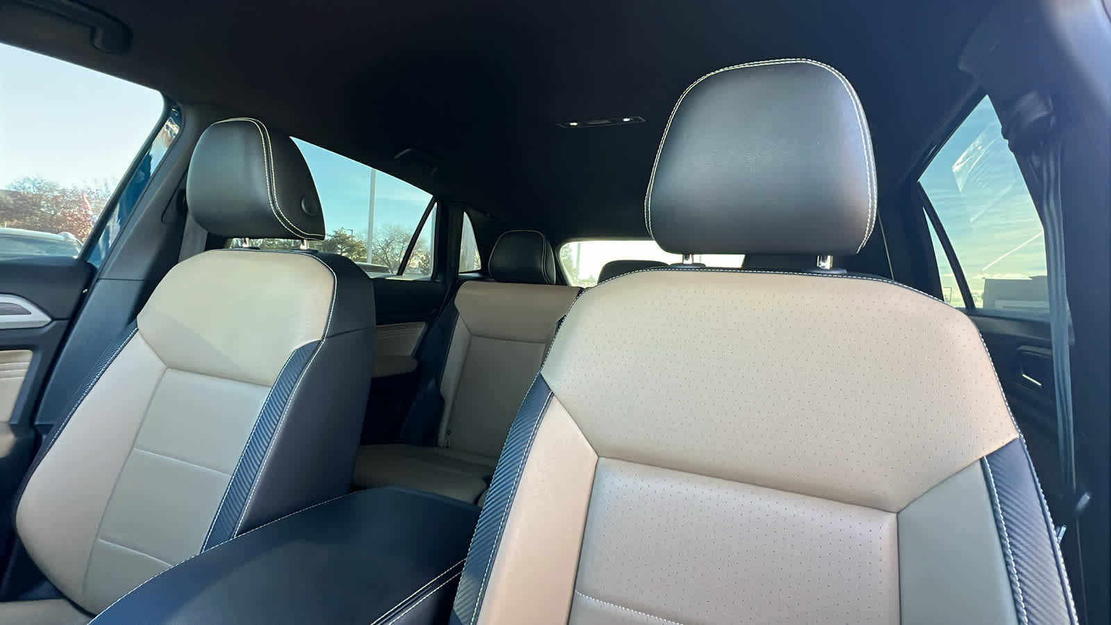 Used 2021 Volkswagen Atlas Cross Sport SE image 11