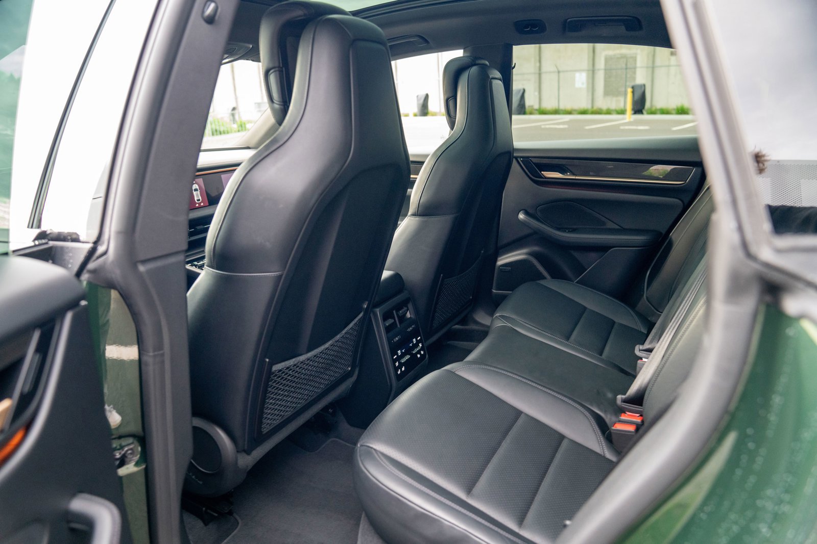 Certified 2025 Porsche Macan 4 Electric image 24