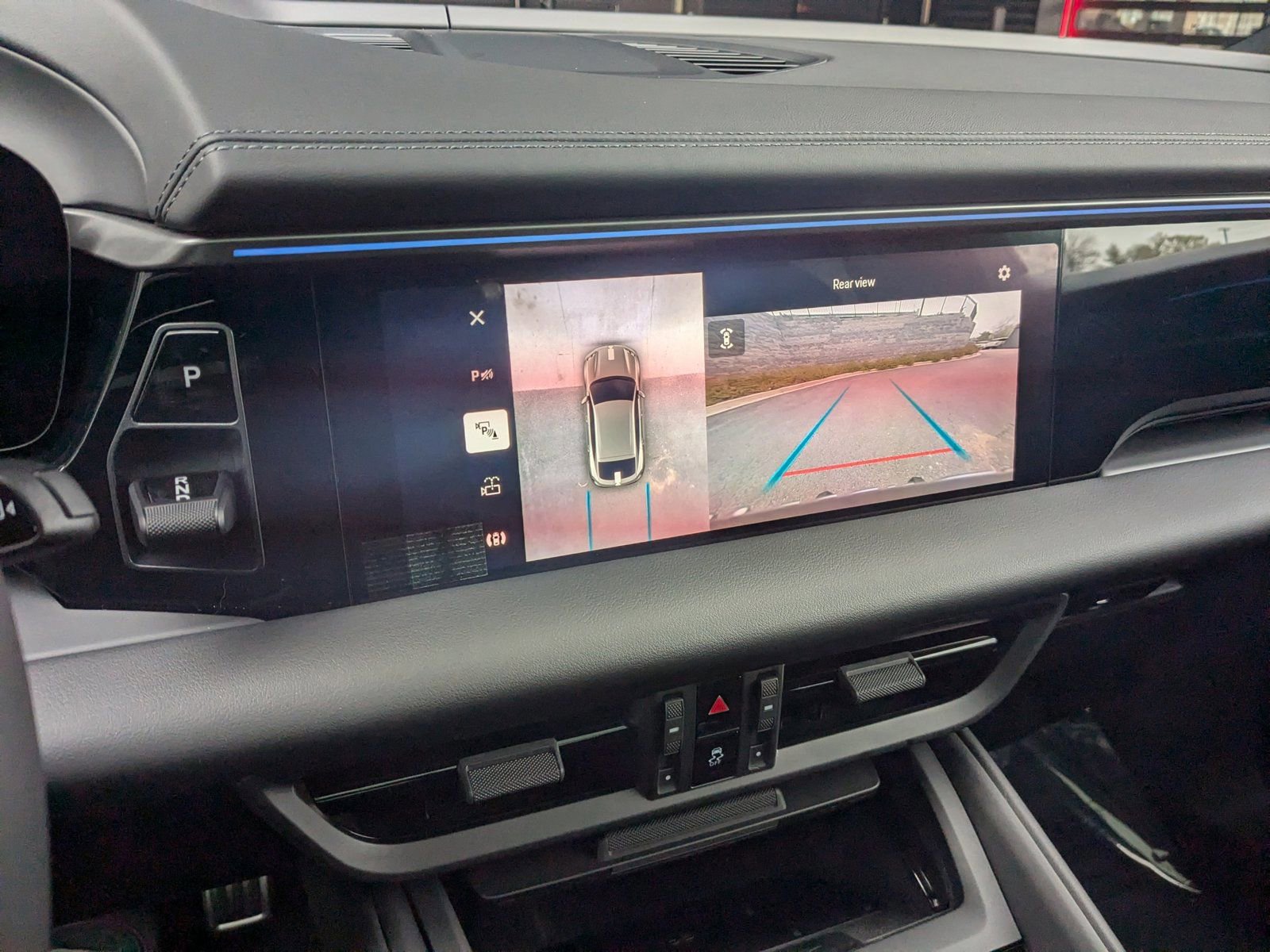 New 2025 Porsche Macan 4S Electric image 17