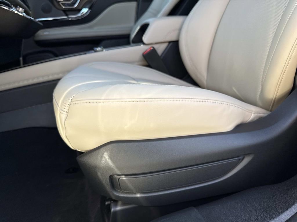 New 2026 Lincoln Corsair Premiere image 20