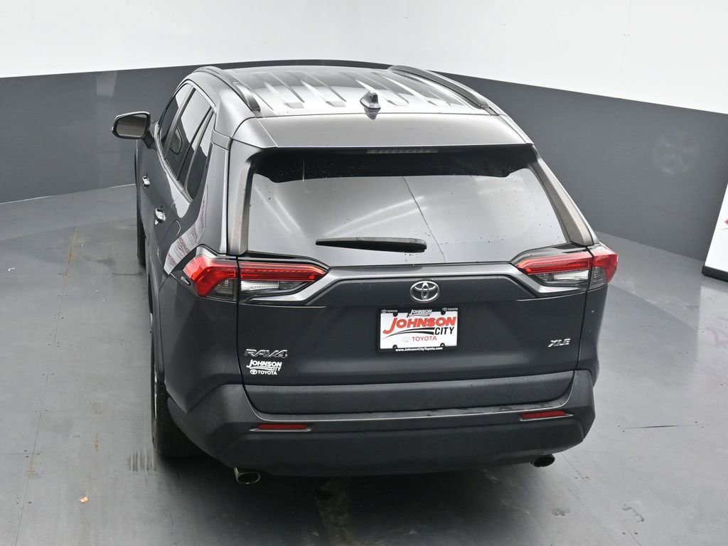 Used 2020 Toyota RAV4 XLE w/ Convenience Package FWD image 32