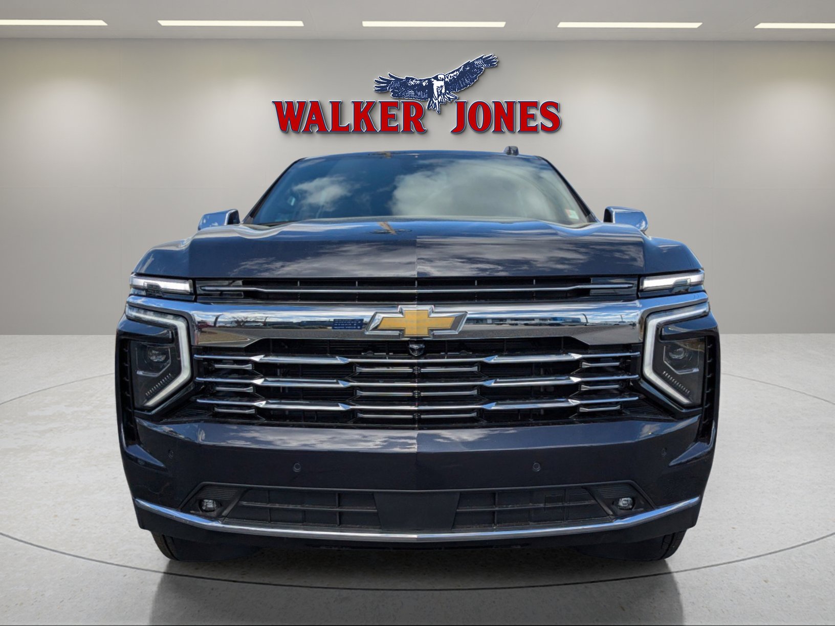 New 2025 Chevrolet Suburban Premier image 9