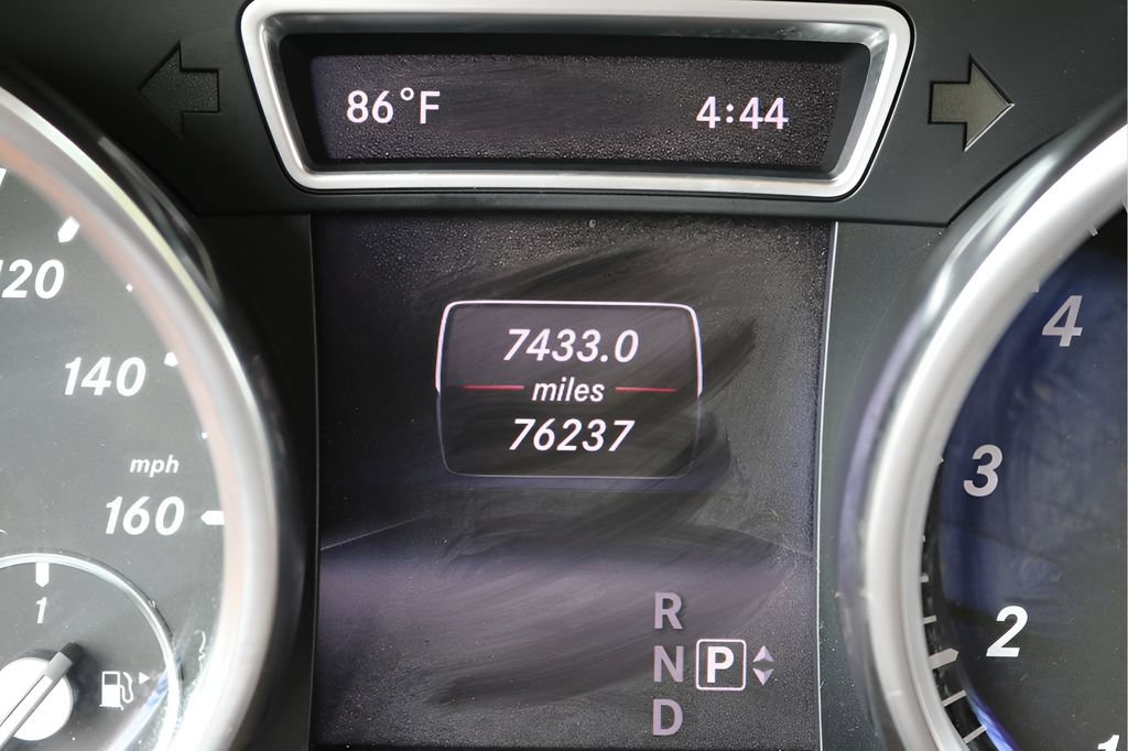 Used 2014 Mercedes-Benz GL 550 4MATIC image 31