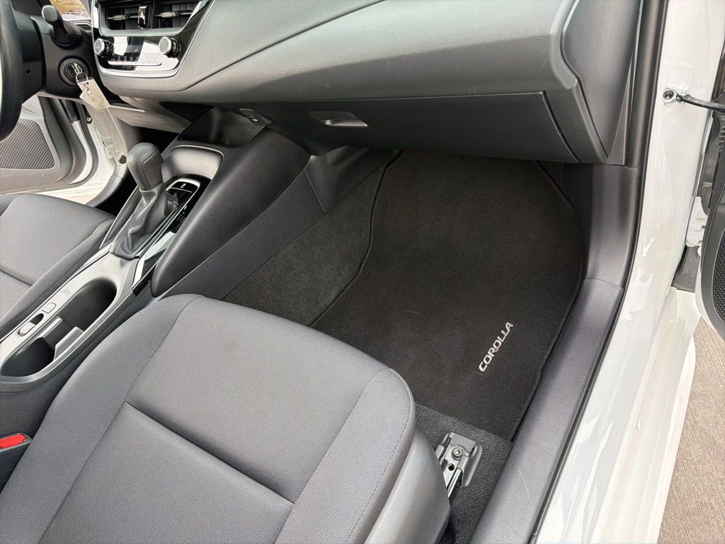 Used 2023 Toyota Corolla LE w/ Carpet Mat Package (TMS) image 31