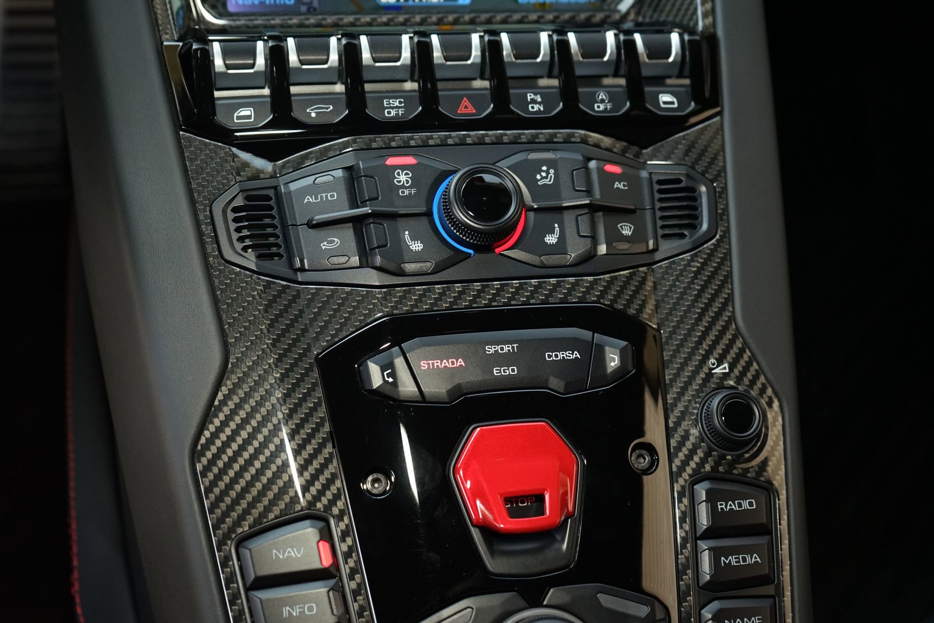 Used 2017 Lamborghini Aventador S AWD/4WD image 15