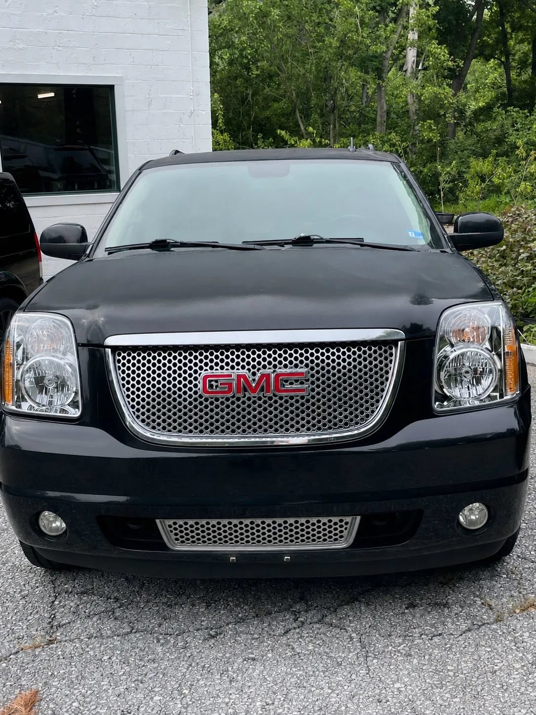 Used 2013 GMC Yukon XL Denali AWD/4WD image 1