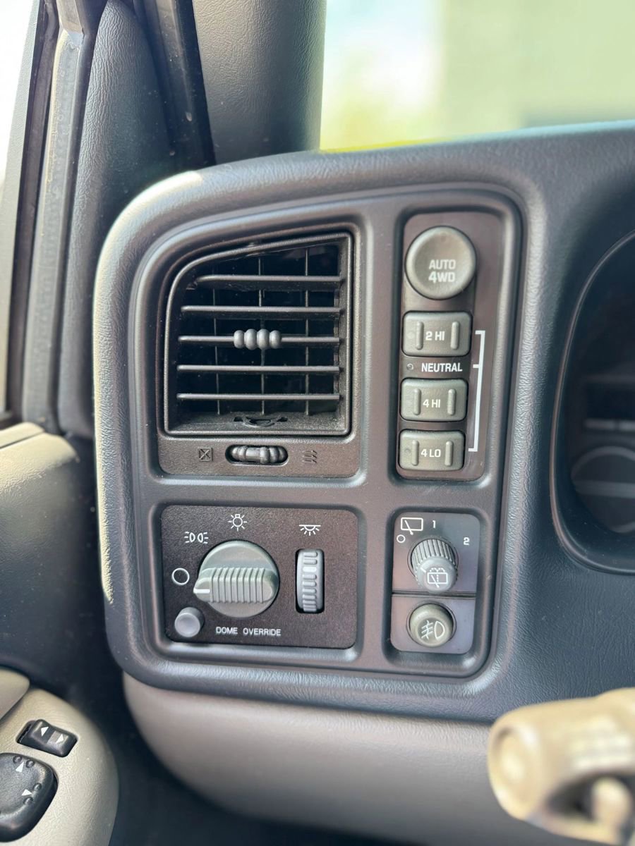 Used 2002 GMC Yukon SLE image 29