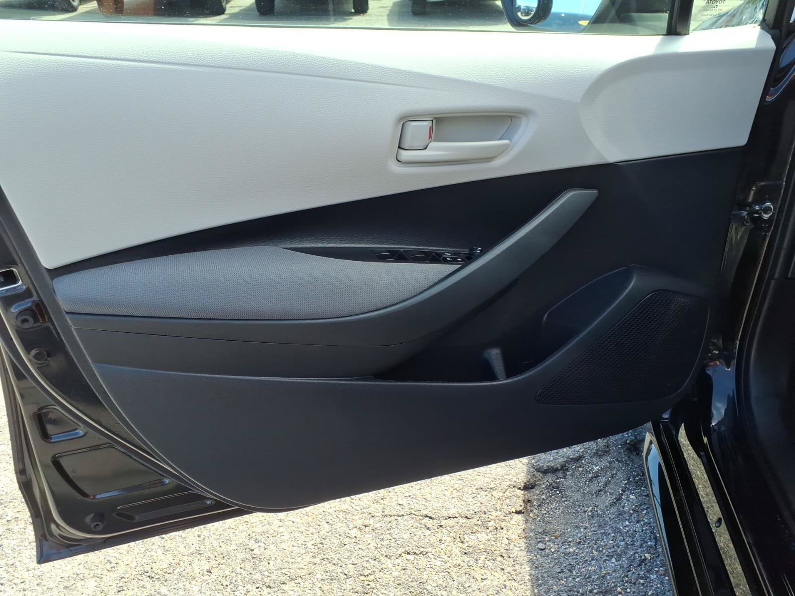 Used 2024 Toyota Corolla LE FWD image 18