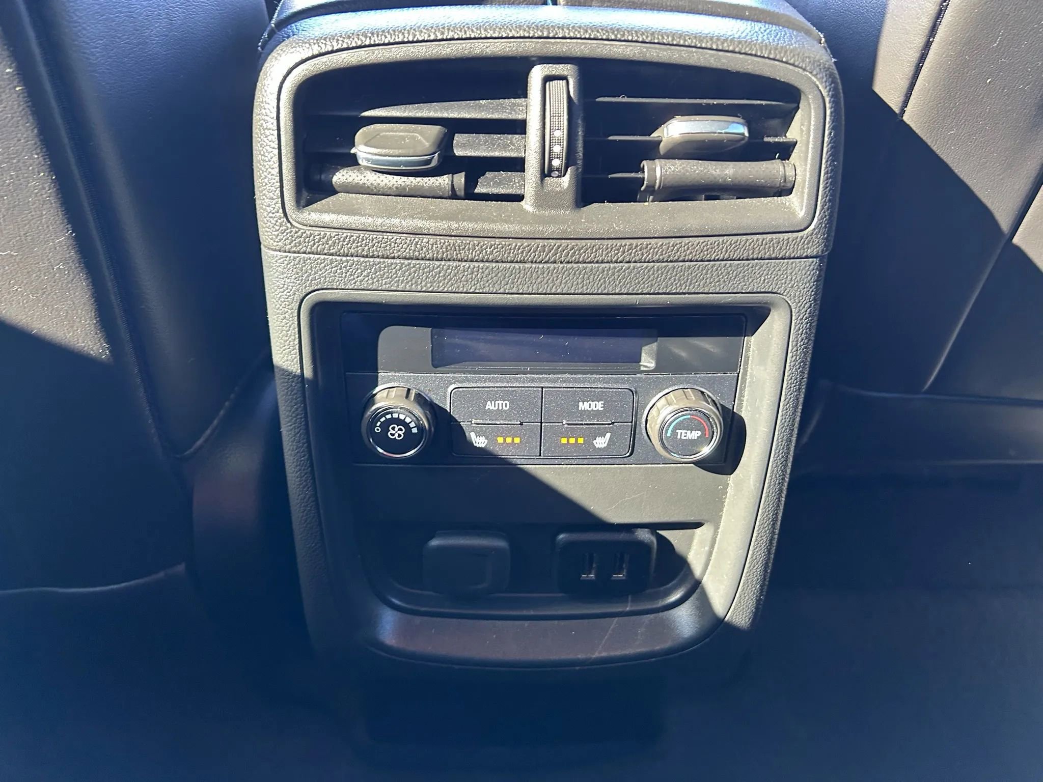 Used 2016 Buick Envision Premium AWD/4WD image 29
