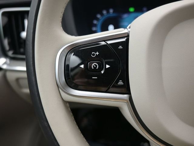 Used 2023 Volvo S60 B5 Ultimate w/ Climate Package image 25