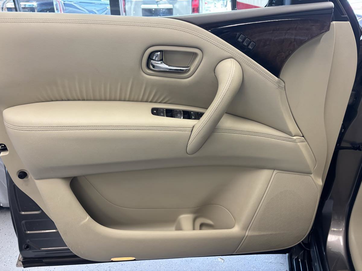 Used 2014 INFINITI QX80 2WD w/ Deluxe Touring Package image 22