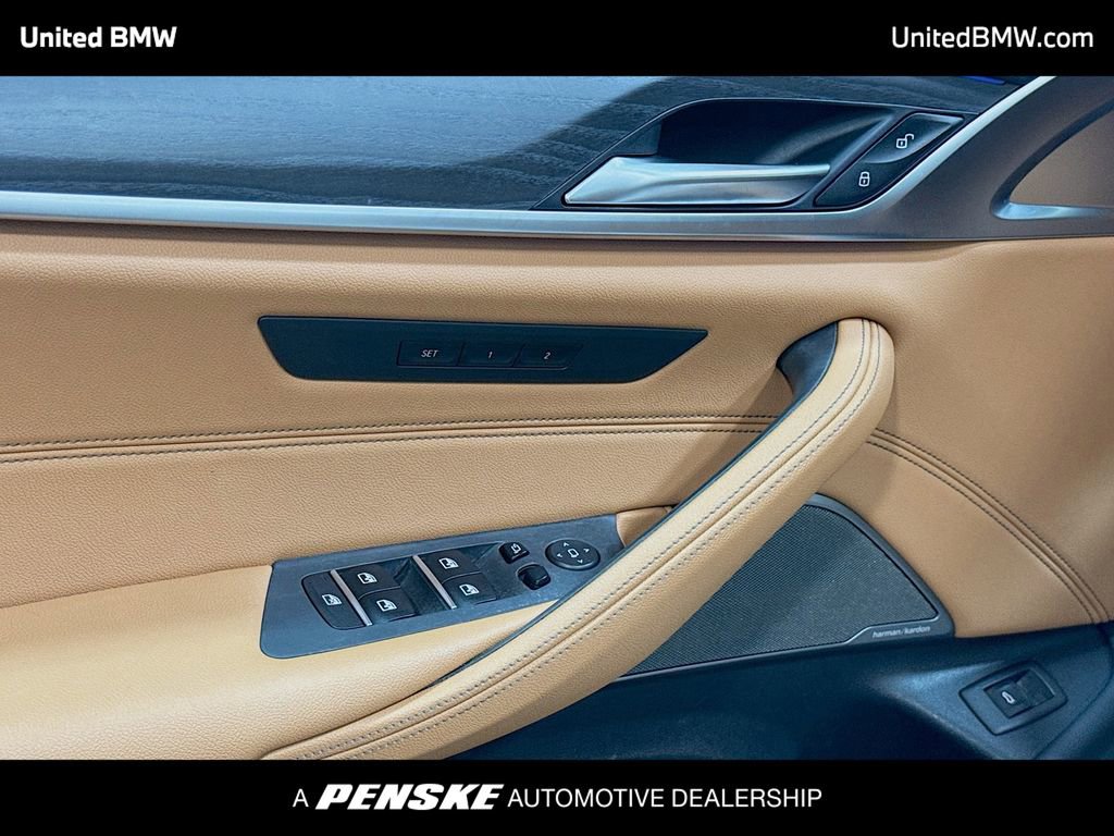 Used 2021 BMW 530i xDrive w/ Premium Package AWD/4WD image 3