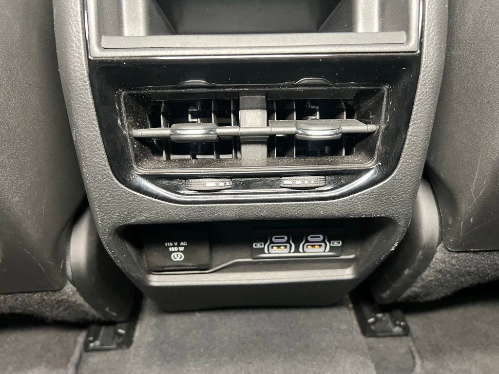 Used 2024 Jeep Grand Cherokee Altitude image 23