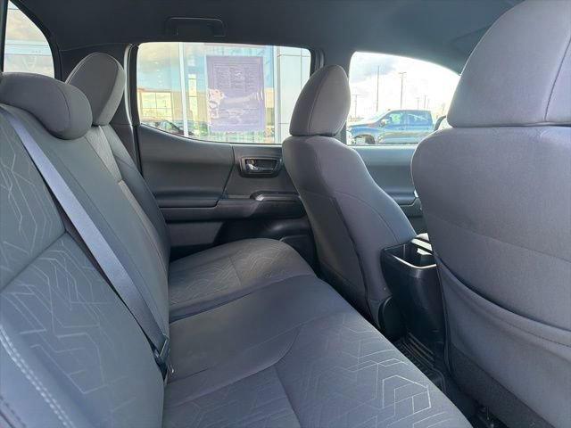 Used 2017 Toyota Tacoma TRD Sport w/ Tow Package (A/T) image 32