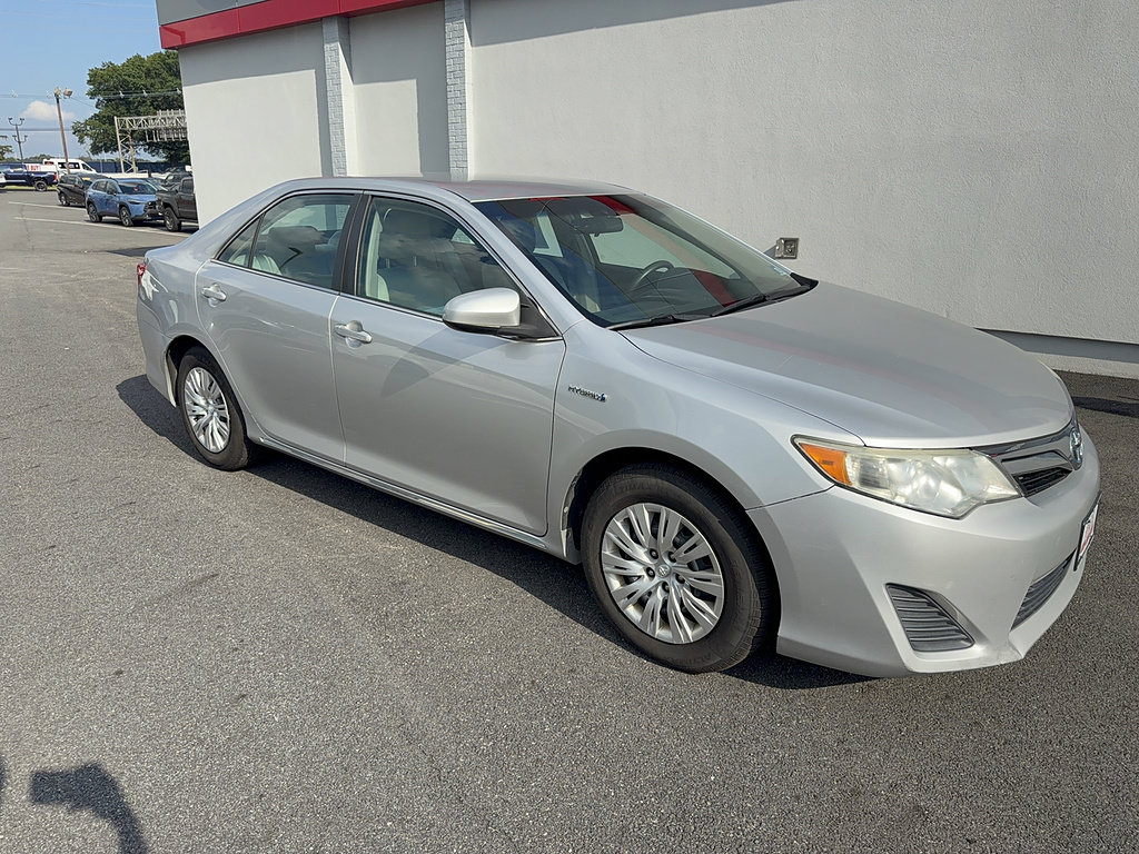 Used 2014 Toyota Camry LE FWD image 2