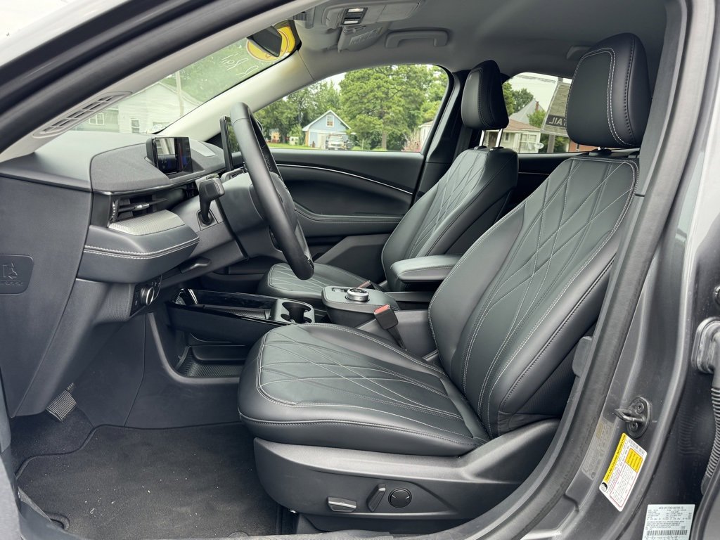 New 2023 Ford Mustang Mach-E Select image 5