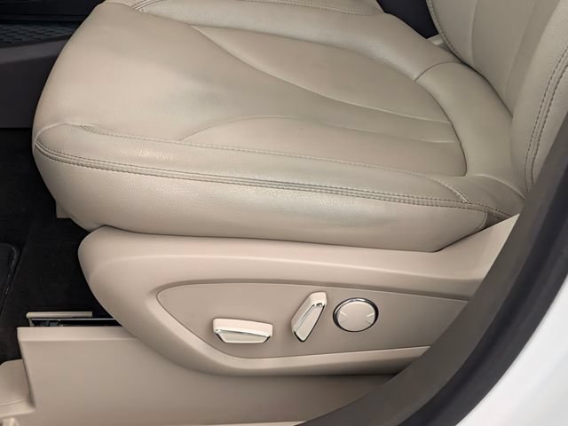 Used 2023 Lincoln Nautilus AWD w/ Premium Package image 11