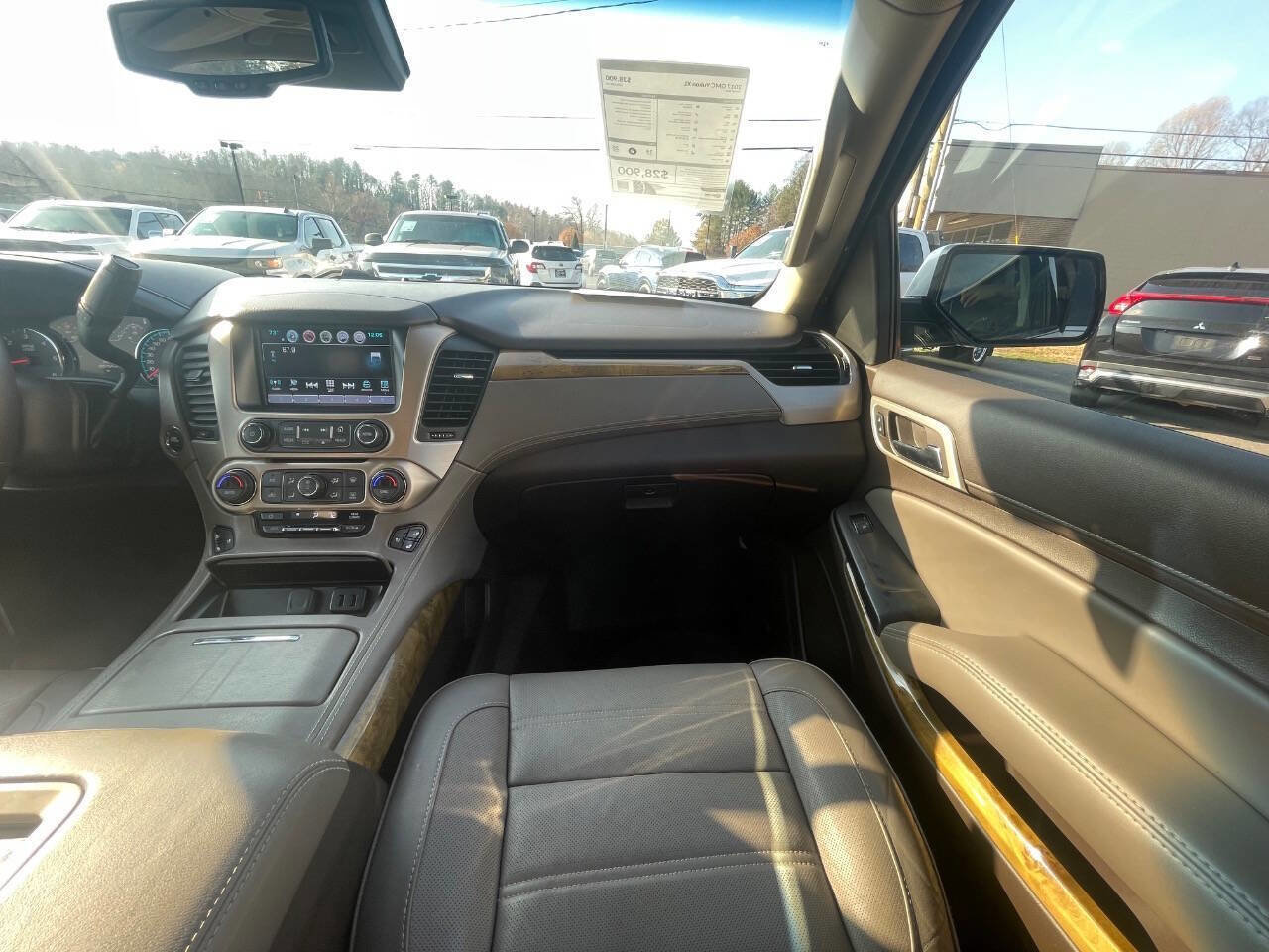 Used 2017 GMC Yukon XL Denali w/ Open Road Package image 28