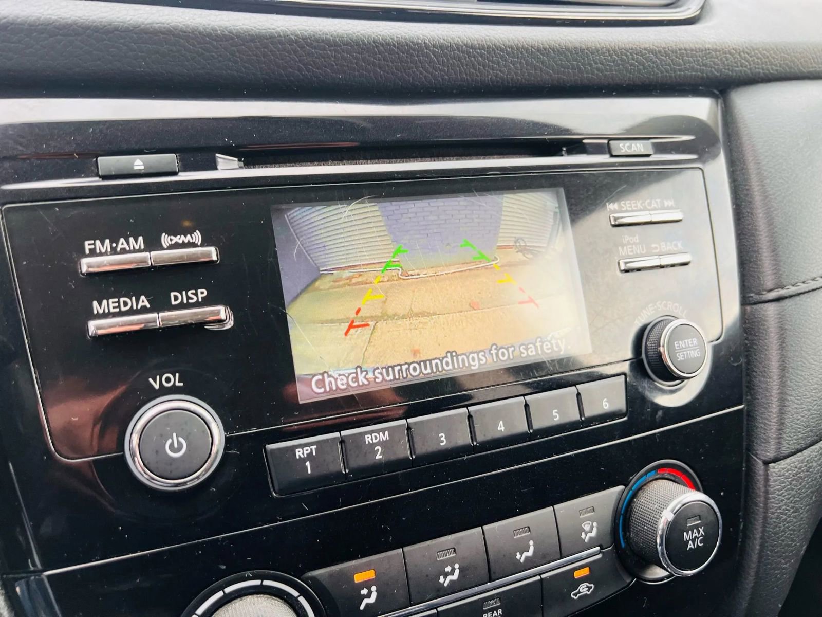 Used 2017 Nissan Rogue S image 33