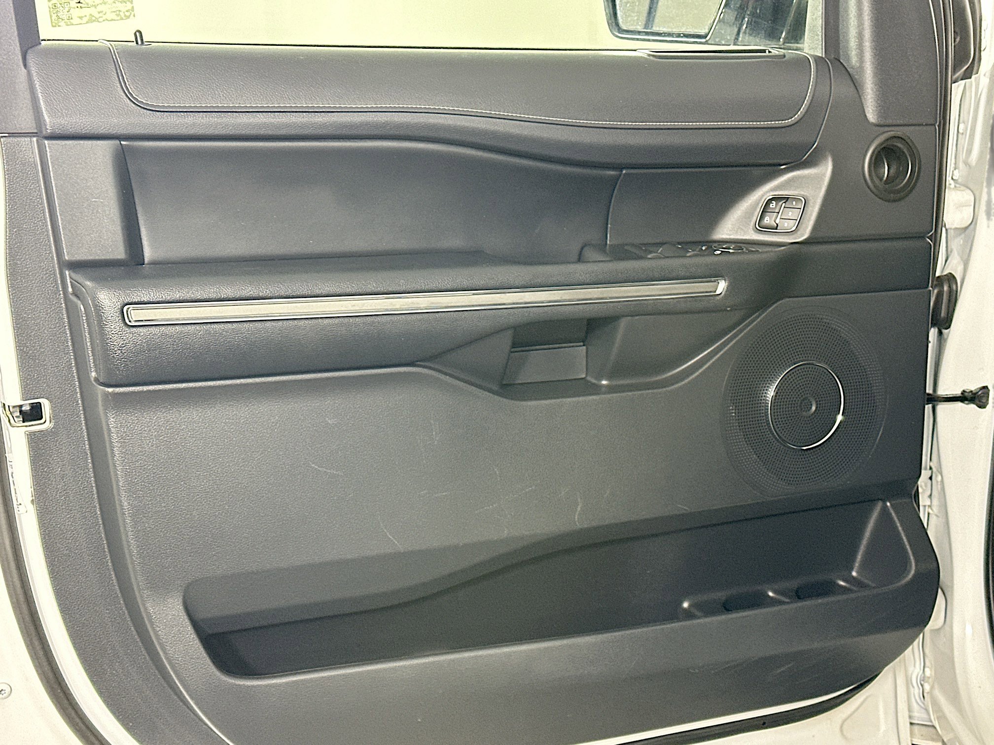 Used 2024 Ford Expedition Max XLT image 15