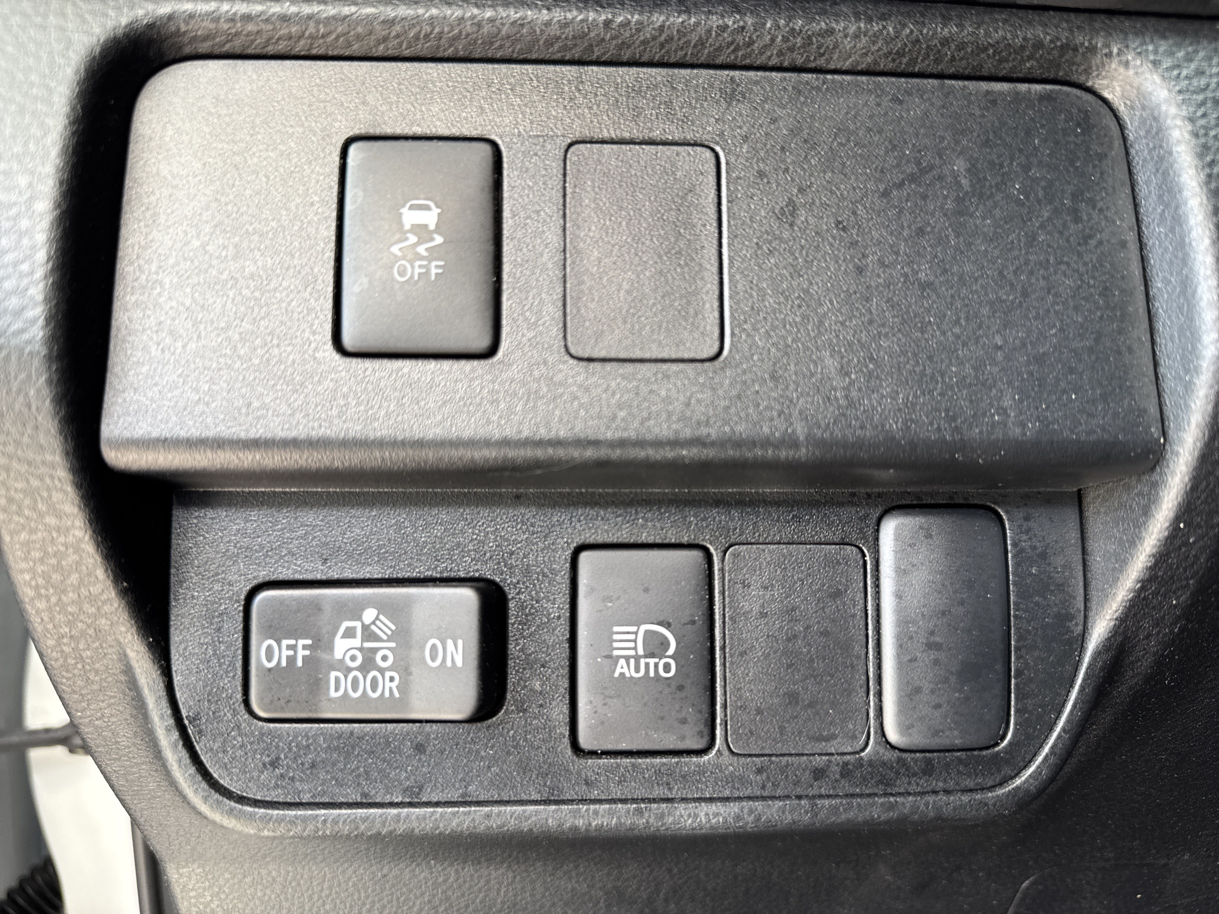 Used 2023 Toyota Tacoma SR5 RWD image 18