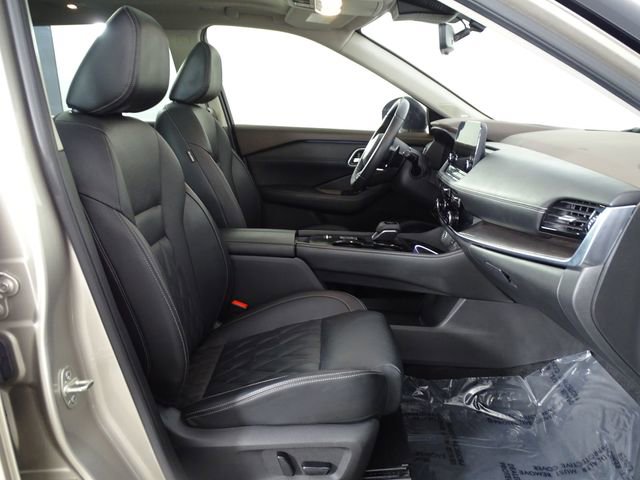 Used 2022 Nissan Rogue Platinum w/ Head-Up Display Package image 17