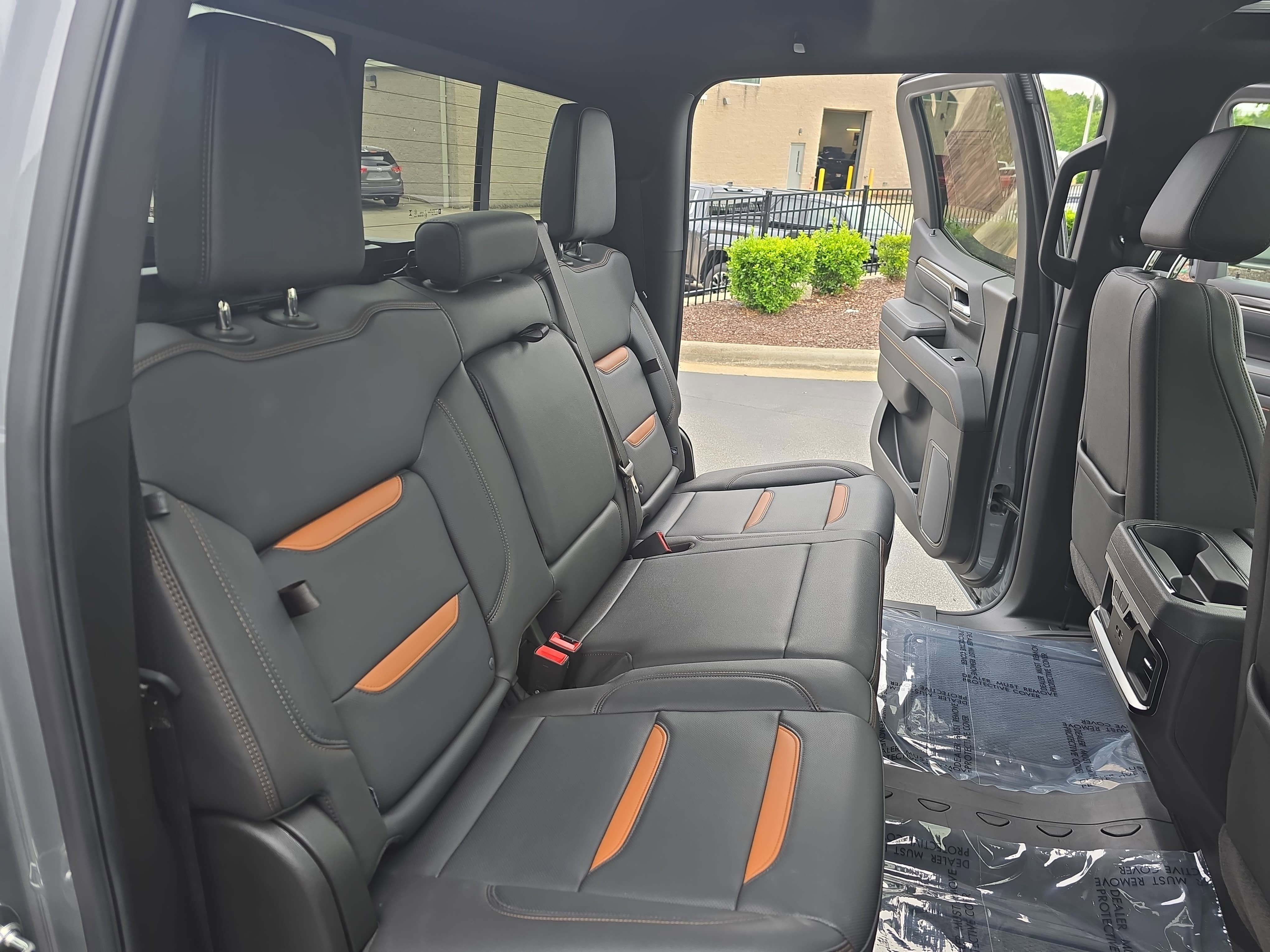 Used 2025 GMC Sierra 1500 AT4 w/ AT4 Premium Package AWD/4WD image 12