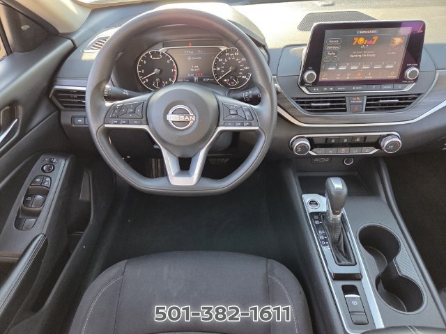Used 2025 Nissan Altima 2.5 SV AWD/4WD image 12