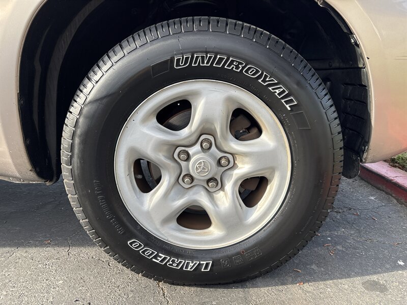 Used 2005 Toyota Highlander 2WD image 15