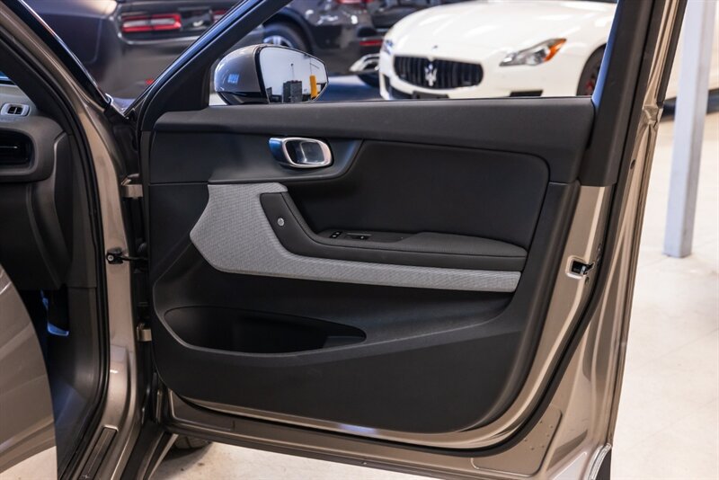 Used 2021 Polestar Polestar 2 AWD/4WD image 34