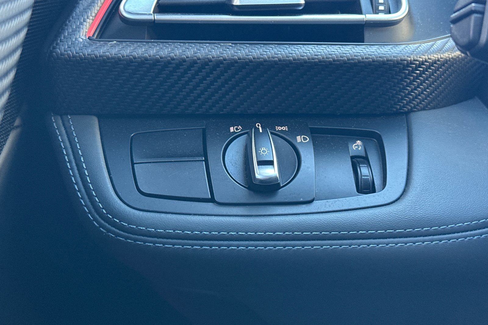 Used 2020 BMW i8 Coupe image 43