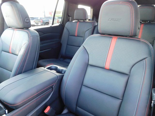 New 2026 Chevrolet Traverse RS w/ LPO, Floor Liner Package image 16