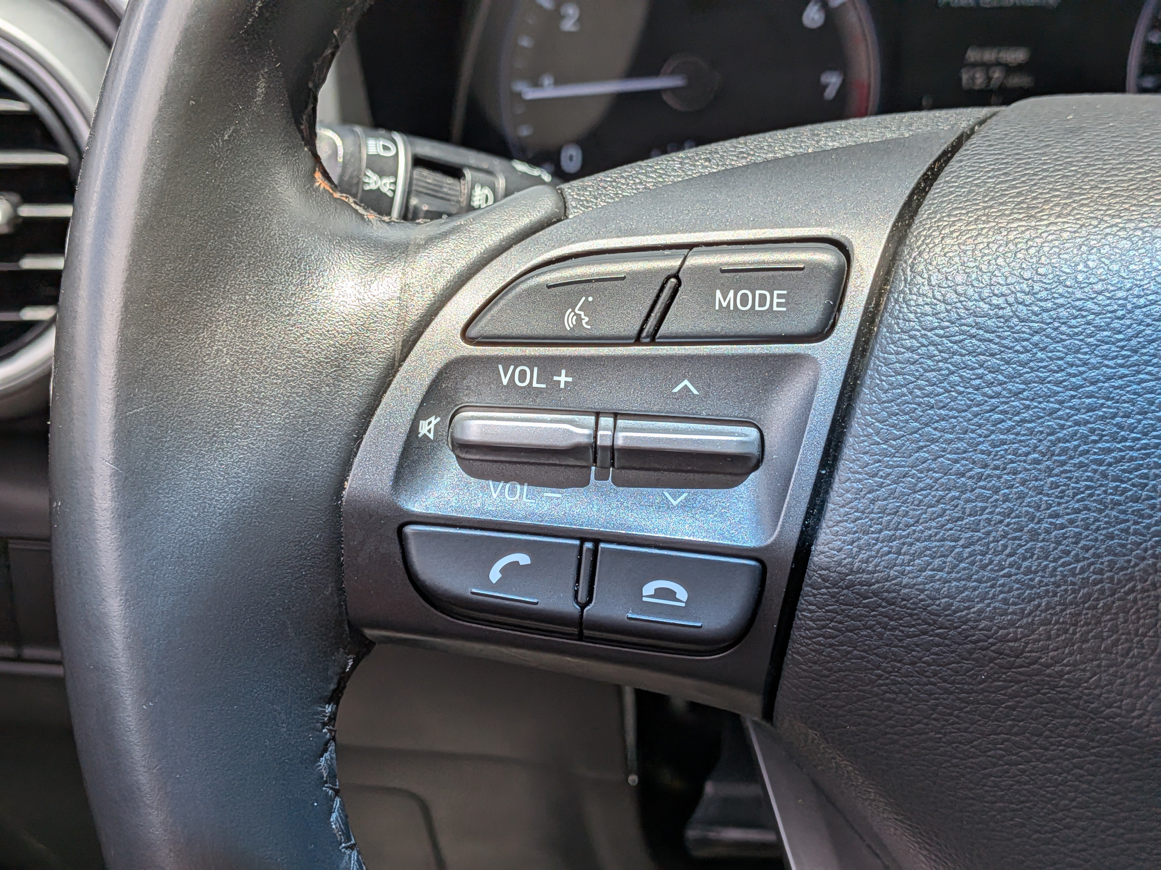Used 2021 Hyundai Kona Limited w/ Cargo Package FWD image 22