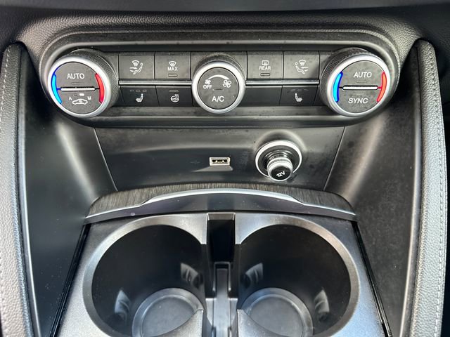 Used 2022 Alfa Romeo Stelvio Ti image 36