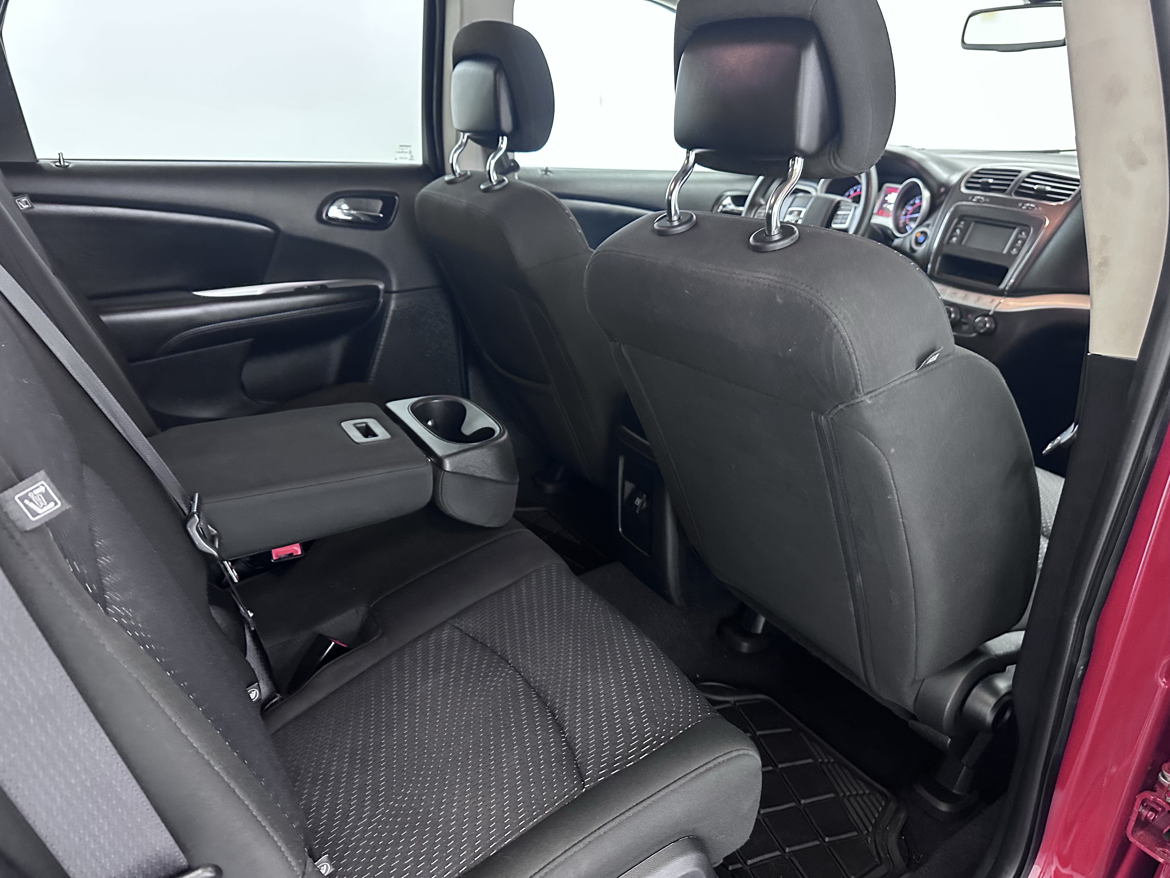 Used 2019 Dodge Journey SE FWD image 32