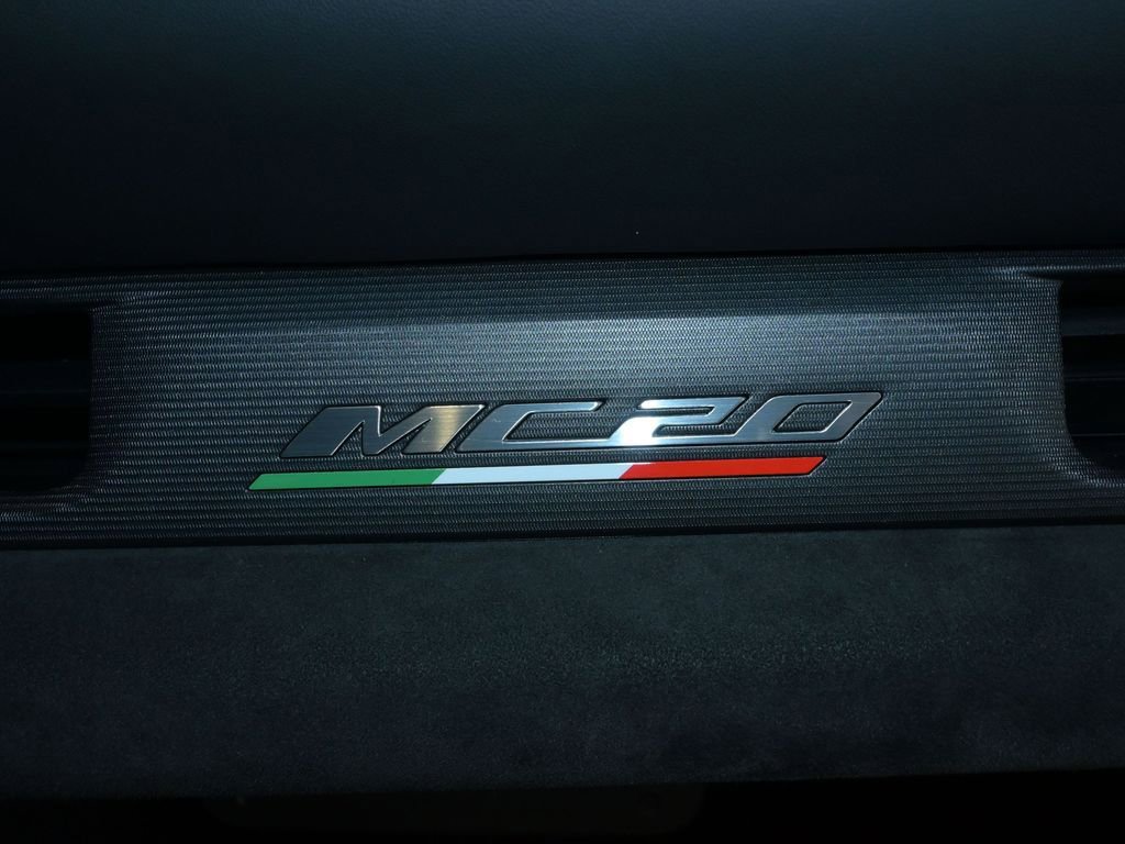 Used 2023 Maserati MC20 Coupe image 29