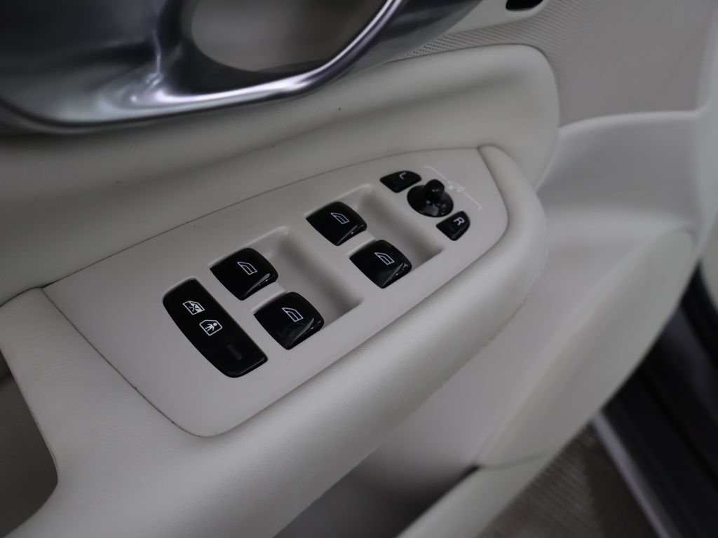 Used 2024 Volvo XC90 T8 Ultimate w/ Protection Package Premier AWD/4WD image 47