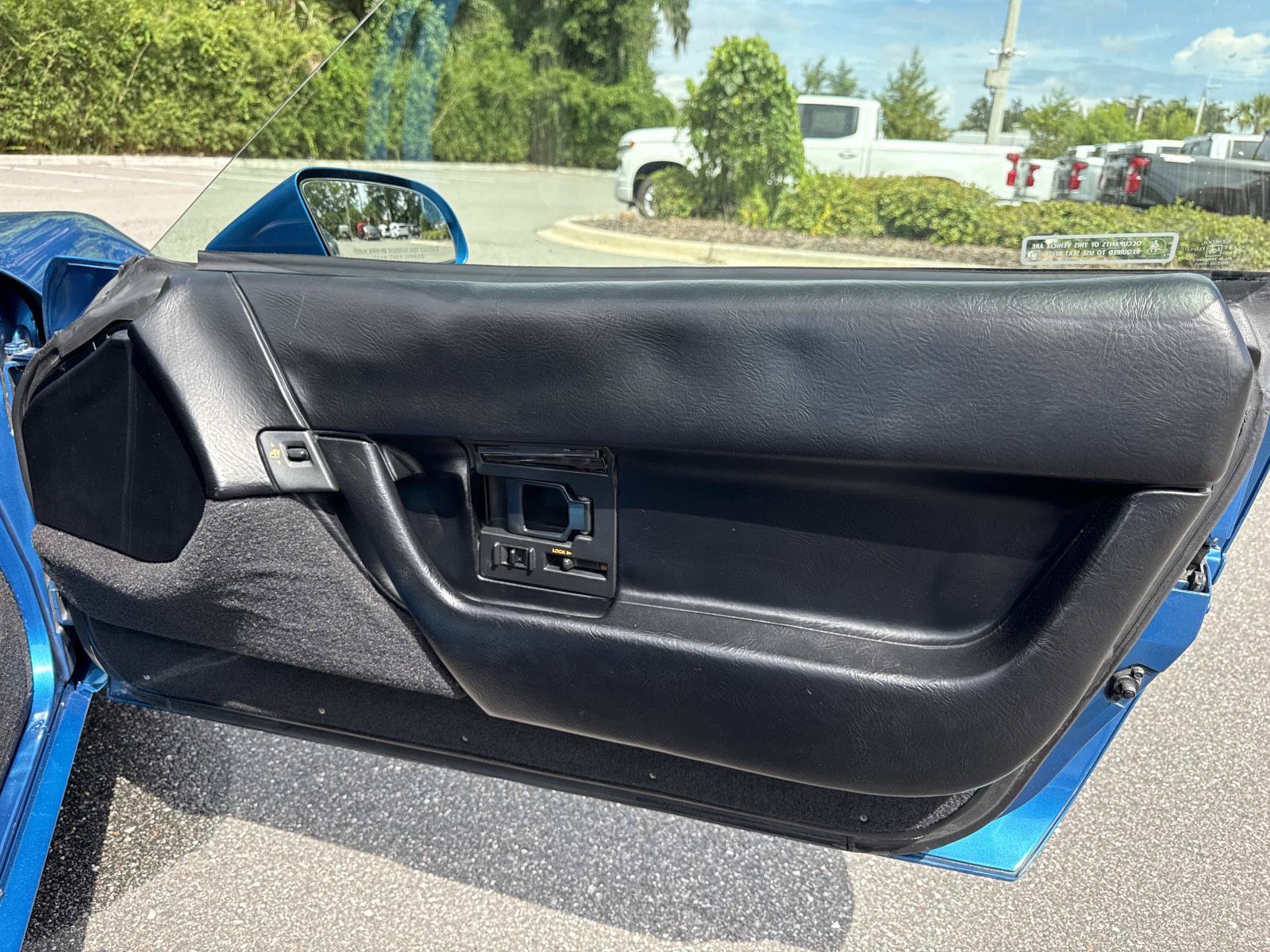 Used 1993 Chevrolet Corvette Coupe RWD image 11