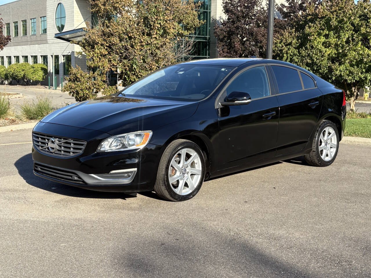Used 2014 Volvo S60 T5 FWD image 1