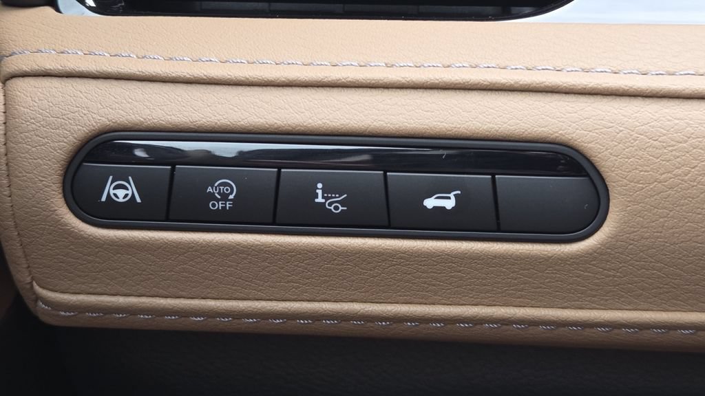 New 2027 INFINITI QX80 Luxe w/ Cargo Package AWD/4WD image 33