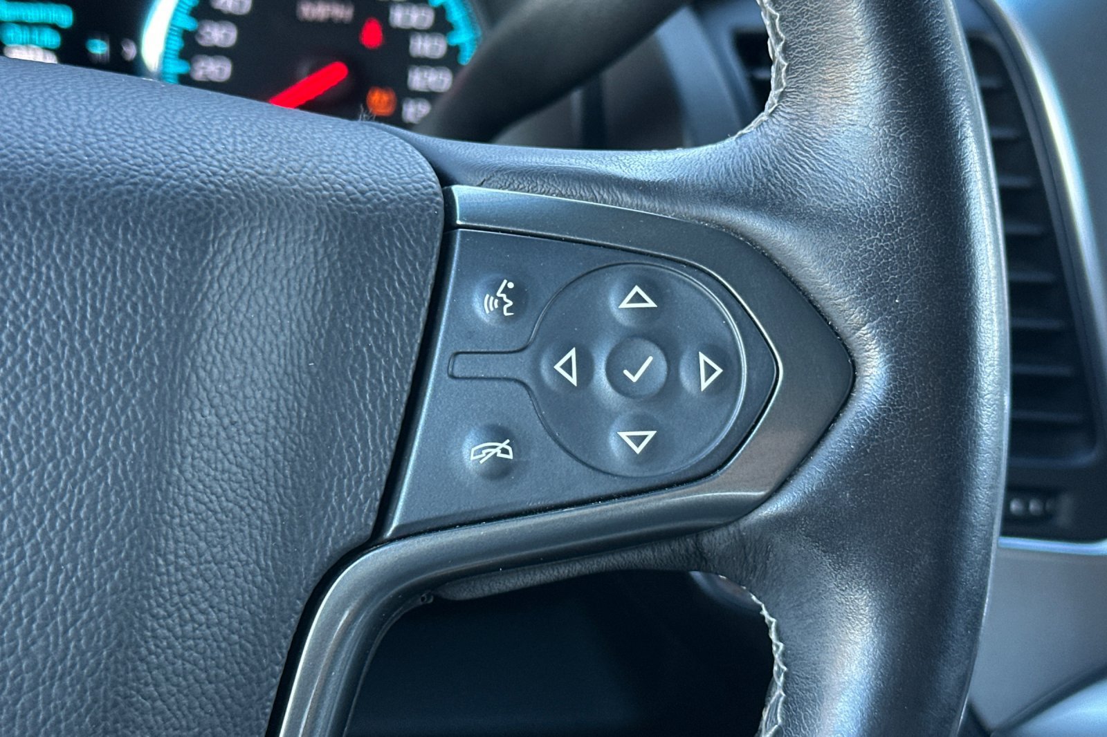 Used 2020 Chevrolet Tahoe Premier AWD/4WD image 38