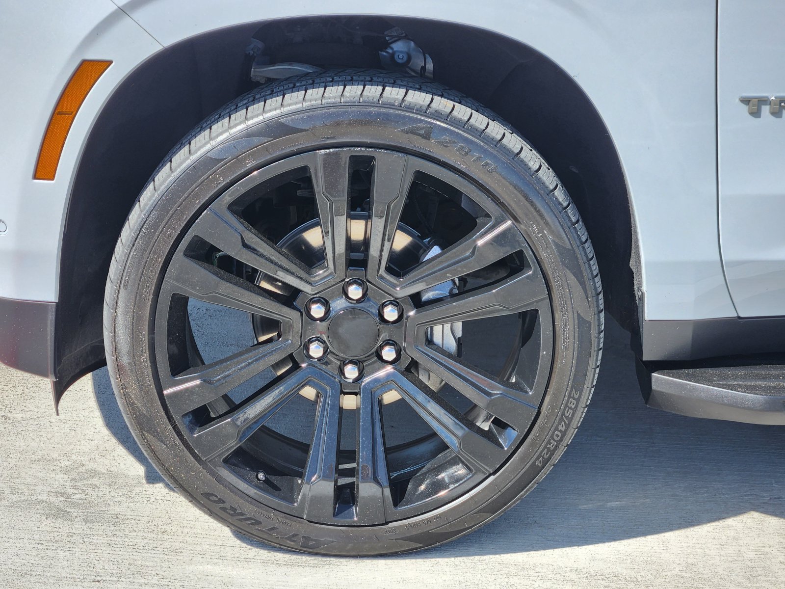 Used 2026 Chevrolet Tahoe Premier w/ Sun And Tow Package RWD image 11