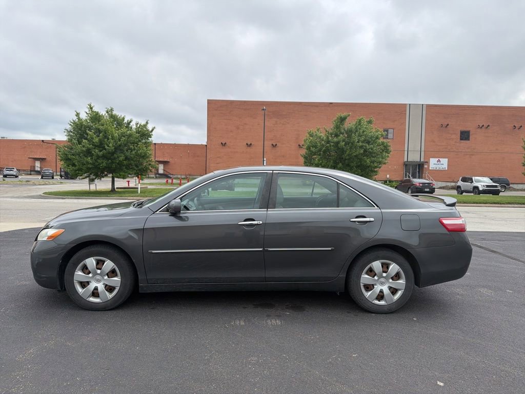 Used 2009 Toyota Camry LE FWD image 8