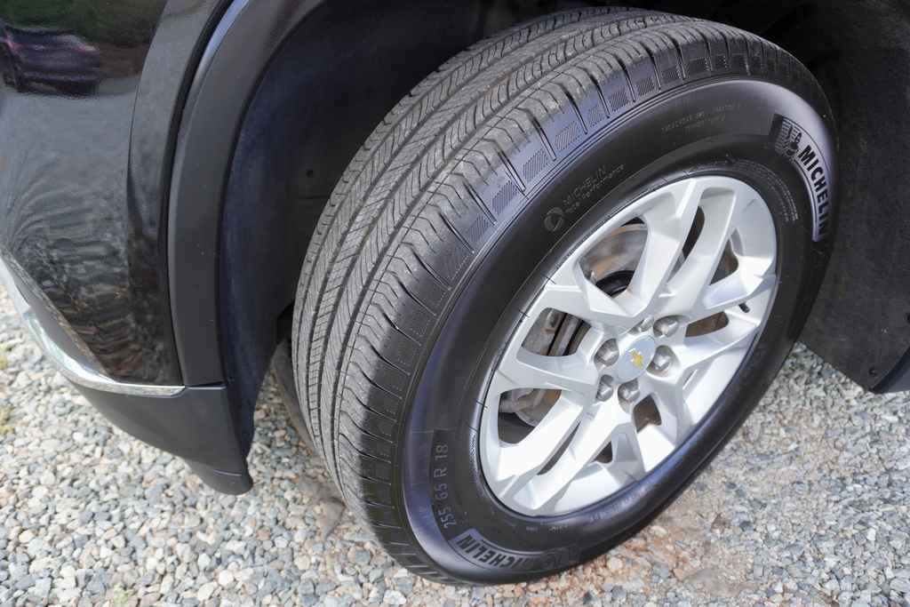 Used 2019 Chevrolet Traverse LT image 18