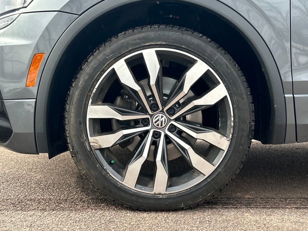 Used 2019 Volkswagen Tiguan SEL Premium R-Line w/ 3rd Row Seat Package image 30