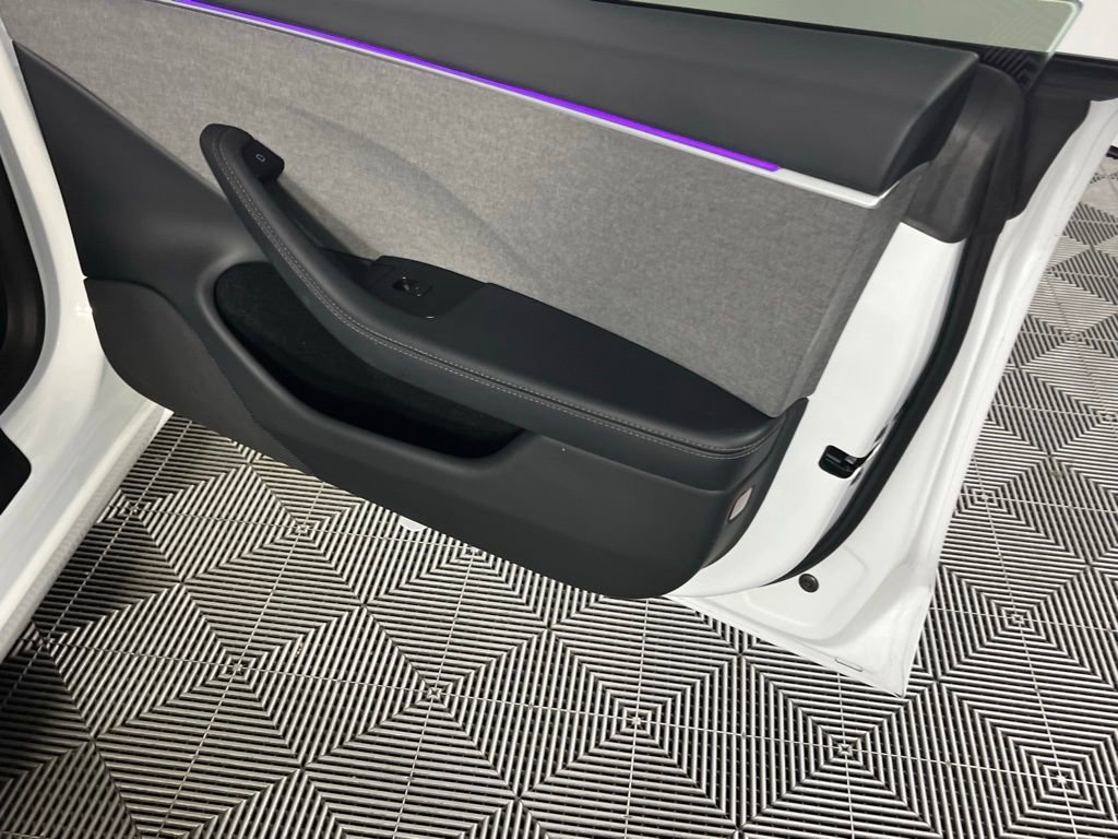 Used 2025 Tesla Model 3 Long Range image 33