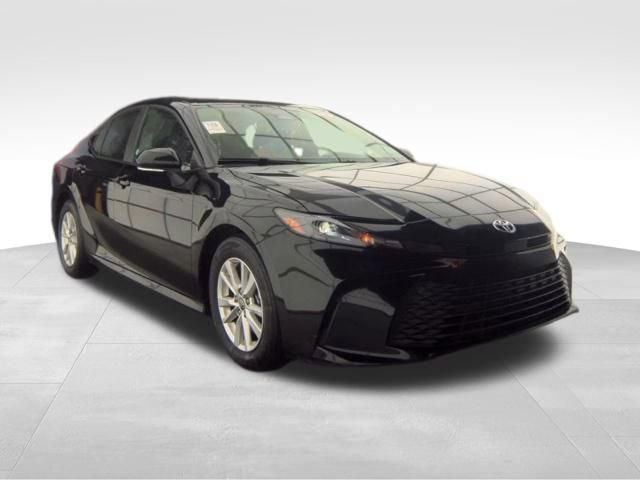 Used 2025 Toyota Camry LE FWD image 3
