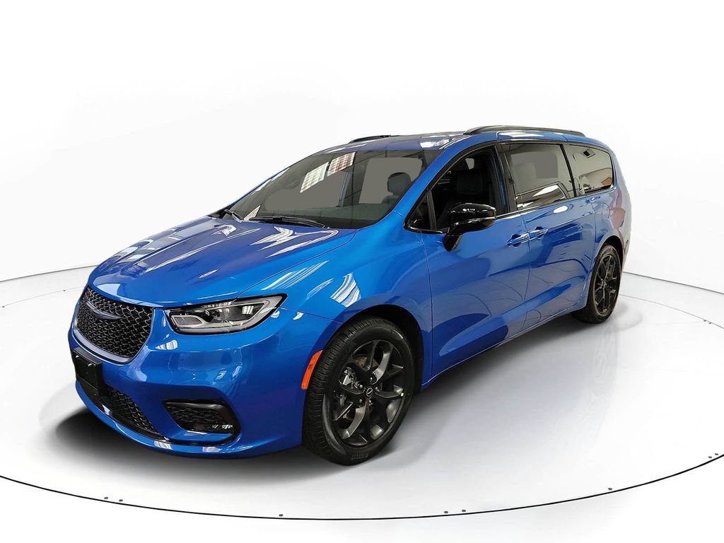 New 2026 Chrysler Pacifica Select w/ S Appearance Package