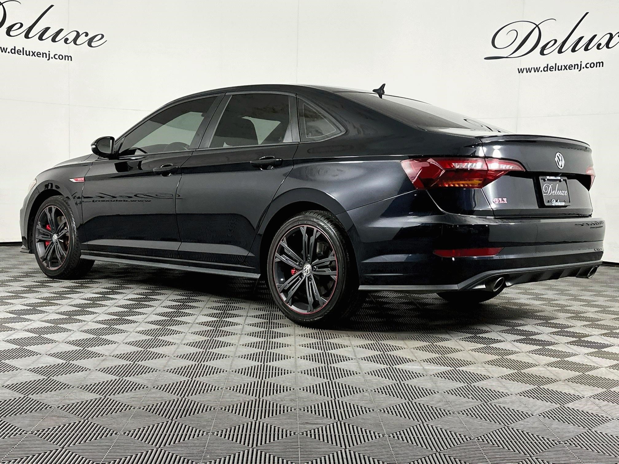 Used 2019 Volkswagen Jetta GLI FWD image 4