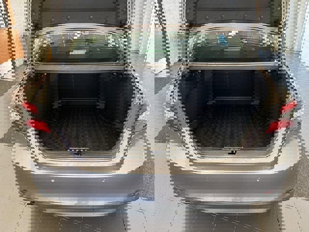 Certified 2021 Toyota Camry XLE w/ Navigation Upgrade Package image 10